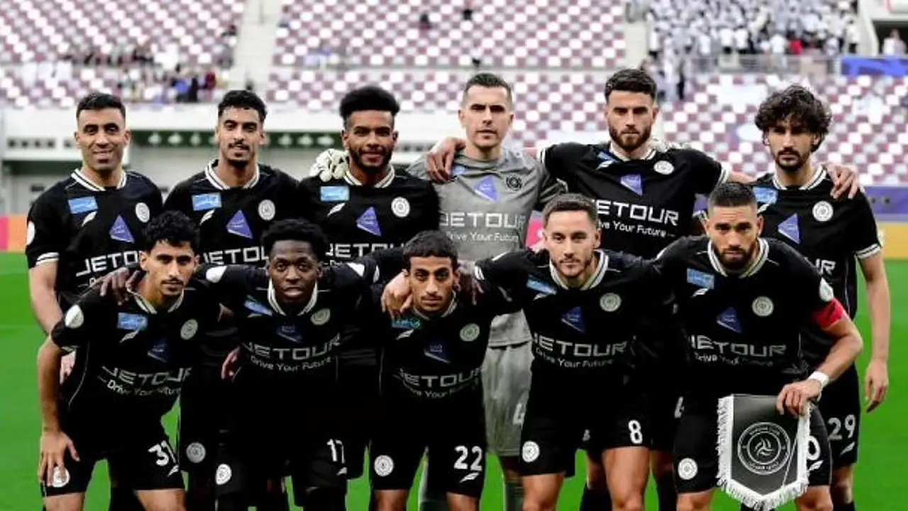 الشباب يتخطى زاخو بركلات الترجيح ويضرب موعداً مع الريان في النهائي الخليجي